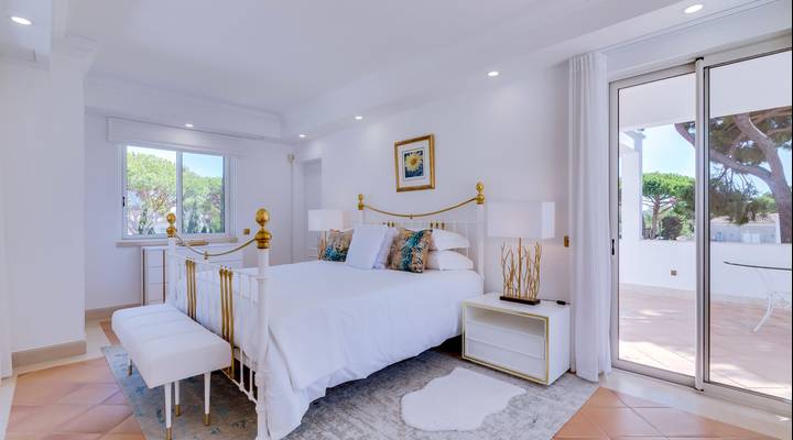 Stunning and Peaceful Villa Thumbnail