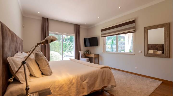 Villa Mayfair Thumbnail