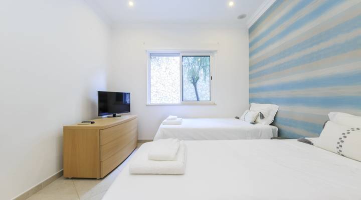 Encosta do Lago V Thumbnail