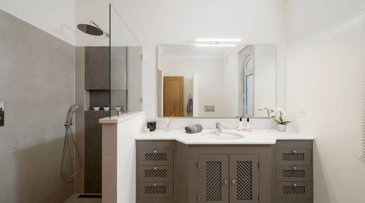 Fantástica Moradia em Banda no Vale dos Pinheiros Thumbnail