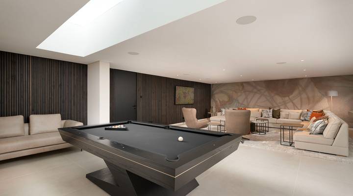 Luxury 7-Bedroom Lakefront Villa Beauty in Atlantico Thumbnail