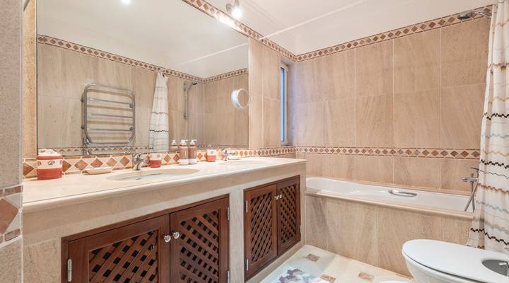 Encosta do Lago I Thumbnail