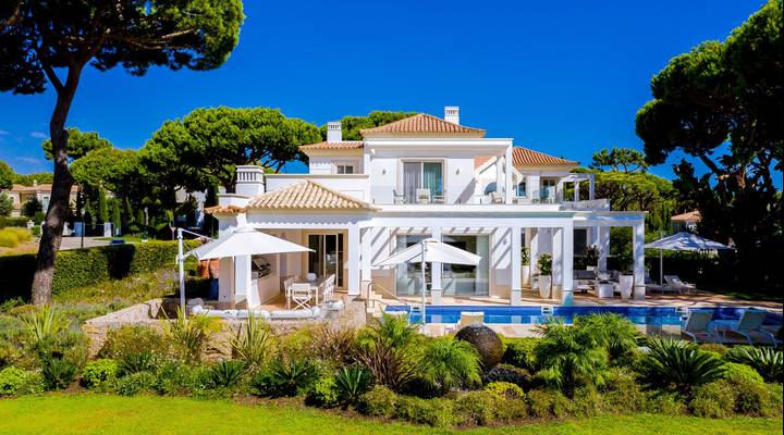 Stunning and Peaceful Villa Thumbnail