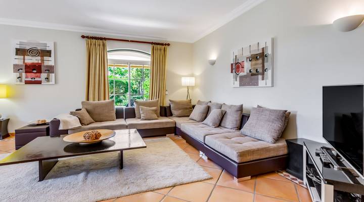 Vale dos Pinheiros IV Thumbnail