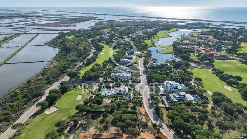 Outstanding Plot with Approved Project in San Lorenzo North