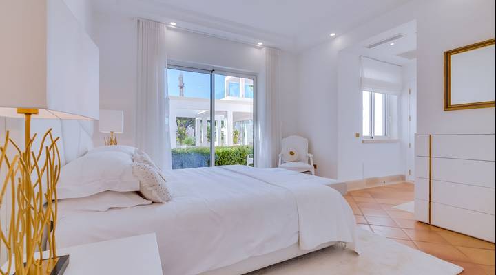 Stunning and Peaceful Villa Thumbnail