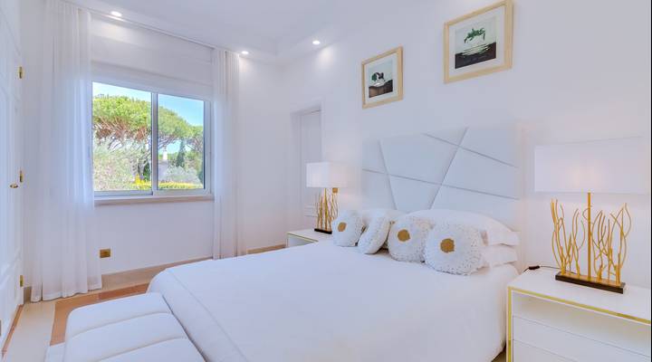 Stunning and Peaceful Villa Thumbnail