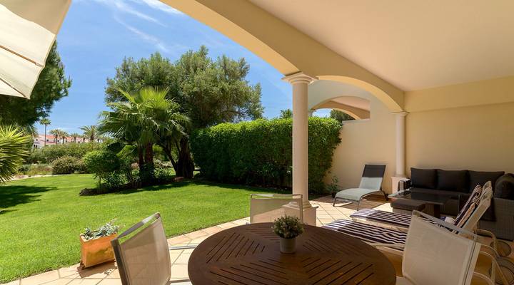 Fantástica Moradia em Banda no Vale dos Pinheiros Thumbnail