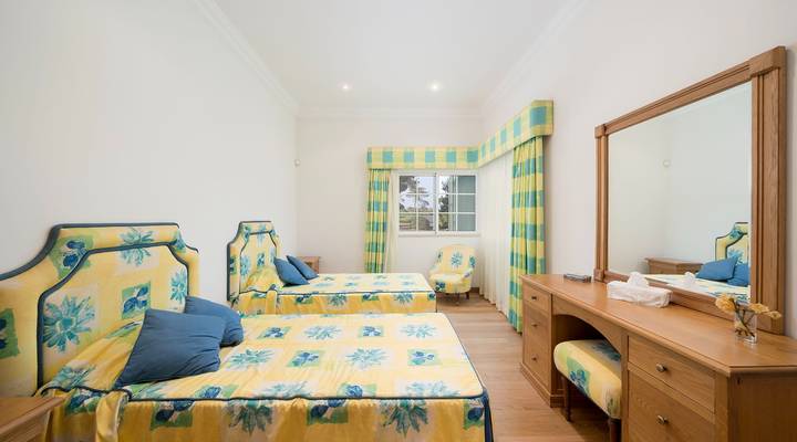 Encantadora Moradia Clássica Com Vistas Maravilhosas Thumbnail