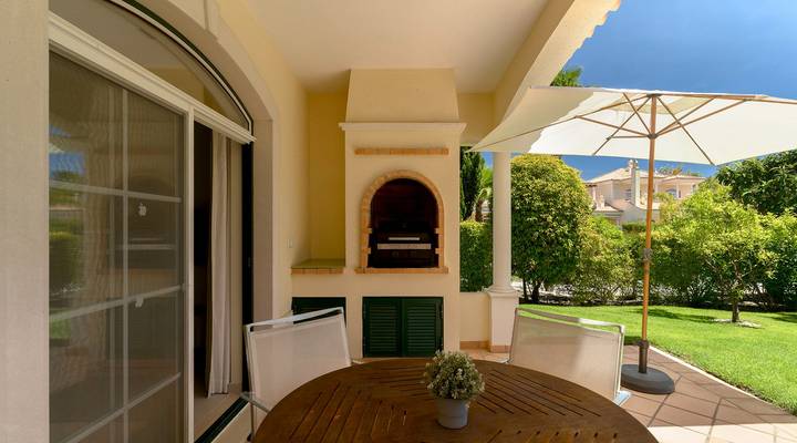 Fantástica Moradia em Banda no Vale dos Pinheiros Thumbnail