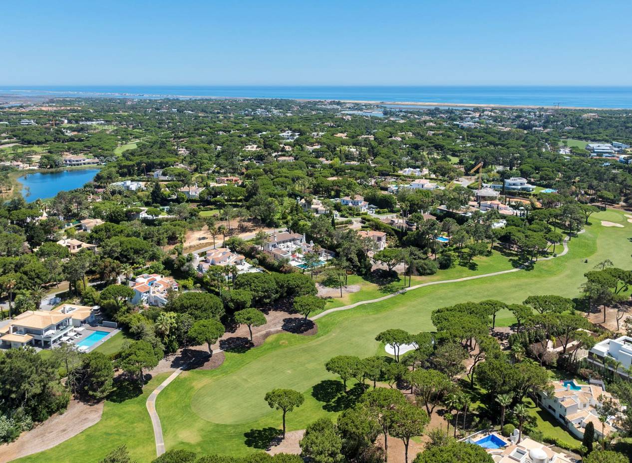 Luxury outdoor living space in Quinta do Lago