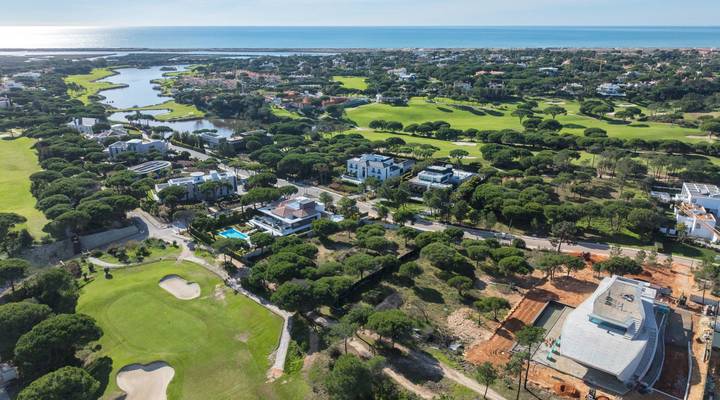 Outstanding Plot with Approved Project in San Lorenzo North Thumbnail