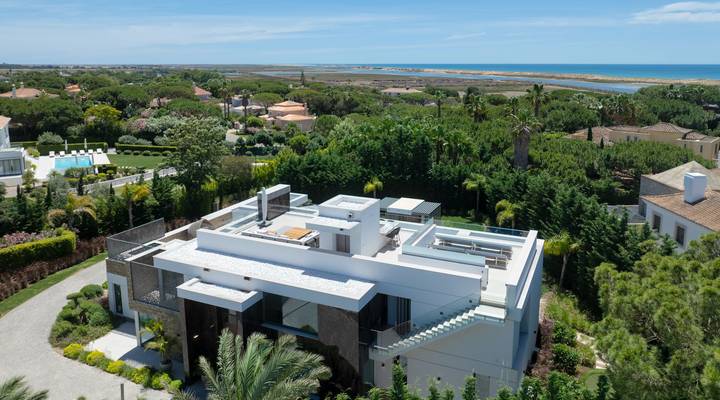 Villa Secreto Thumbnail