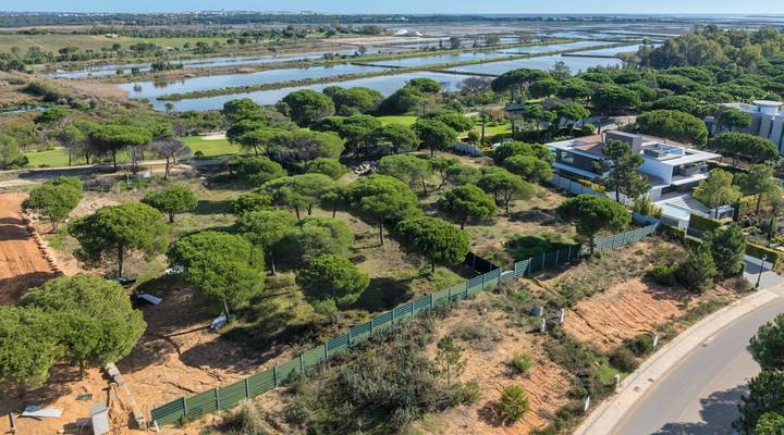 Outstanding Plot with Approved Project in San Lorenzo North Thumbnail