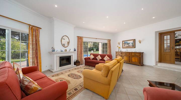 Encantadora Moradia Clássica Com Vistas Maravilhosas Thumbnail