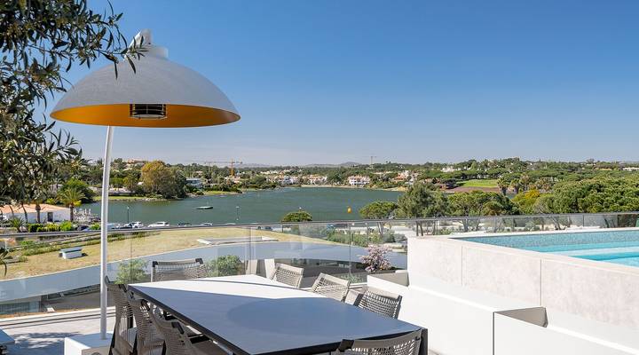 Reserva - Penthouse Vista Lago Thumbnail