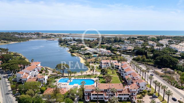 Two-Bedroom Duplex Apartment with Lake Views