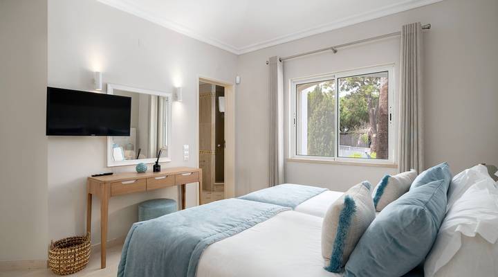 Encosta do Lago II Thumbnail