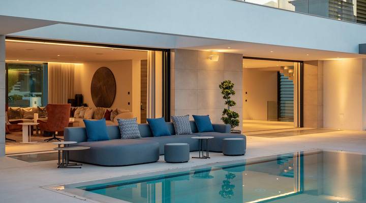 Luxury 7-Bedroom Lakefront Villa Beauty in Atlantico Thumbnail