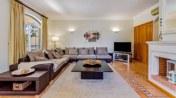 Vale dos Pinheiros IV Thumbnail