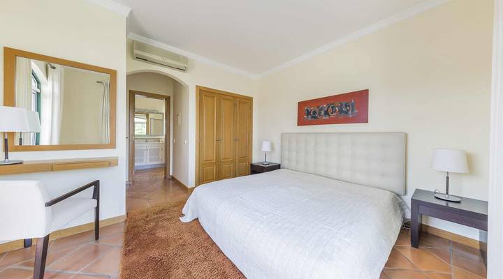 Vale dos Pinheiros I Thumbnail