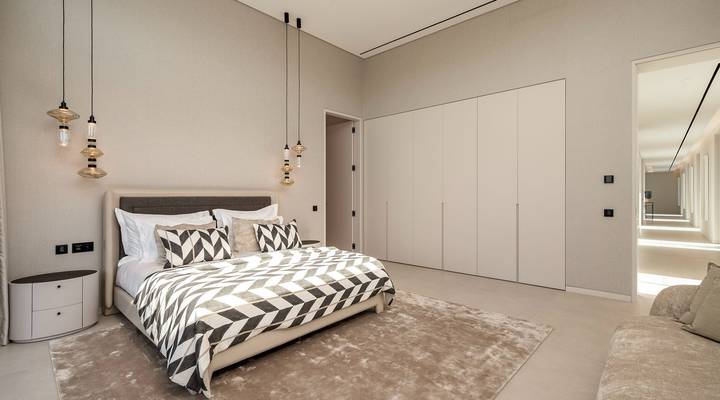 Luxury 7-Bedroom Lakefront Villa Beauty in Atlantico Thumbnail