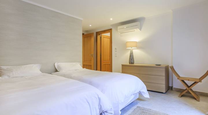 Encosta do Lago V Thumbnail