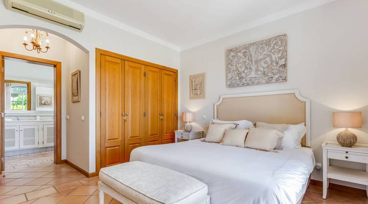 Vale dos Pinheiros IV Thumbnail