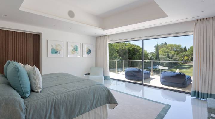 Step Into Paradise Thumbnail