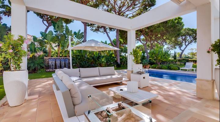 Stunning and Peaceful Villa Thumbnail