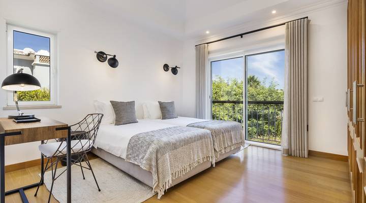 Villa Encosta do Lago IV Thumbnail