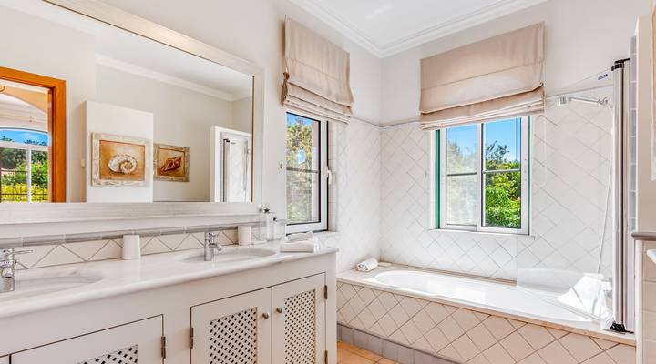 Vale dos Pinheiros IV Thumbnail