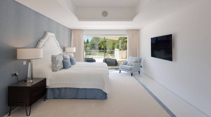 Step Into Paradise Thumbnail