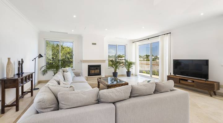 Villa Encosta do Lago IV Thumbnail