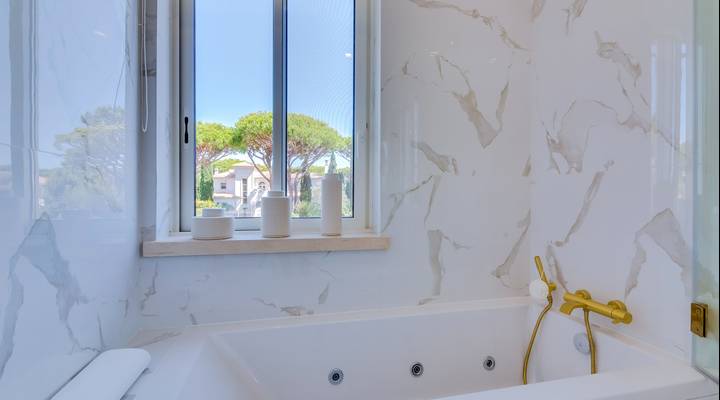 Stunning and Peaceful Villa Thumbnail
