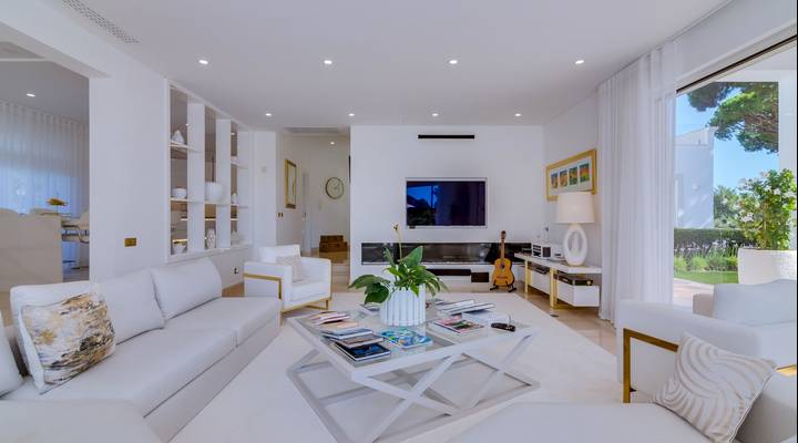 Stunning and Peaceful Villa Thumbnail