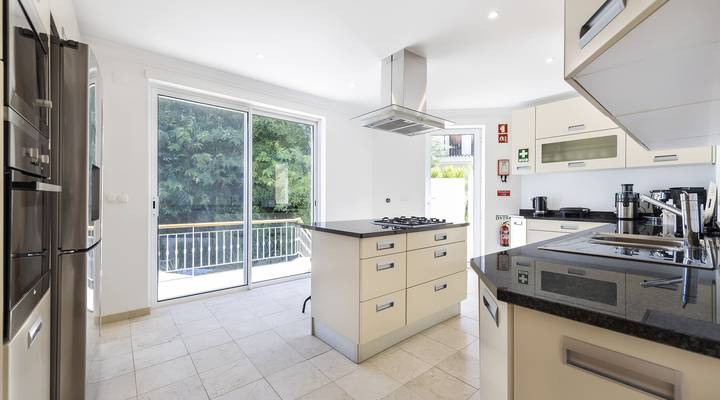 Villa Encosta do Lago IV Thumbnail