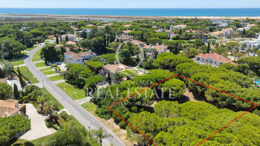 Plot Atlantida