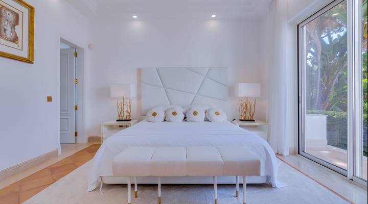 Stunning and Peaceful Villa Thumbnail