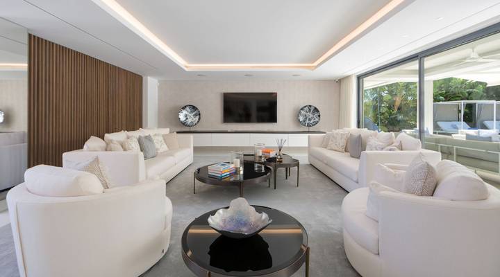 Step Into Paradise Thumbnail