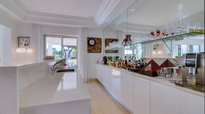 Stunning and Peaceful Villa Thumbnail