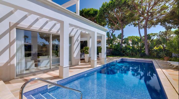Stunning and Peaceful Villa Thumbnail