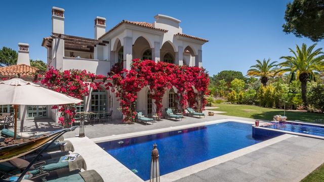 Villa Charm