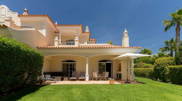 Fantástica Moradia em Banda no Vale dos Pinheiros Thumbnail