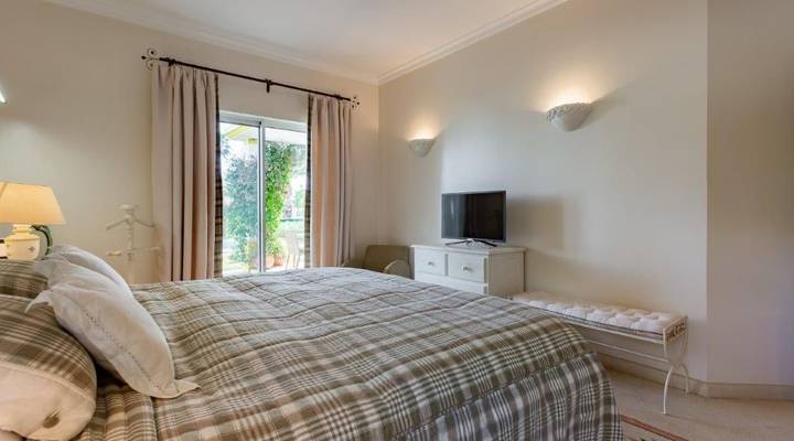 Encosta do Lago III Thumbnail