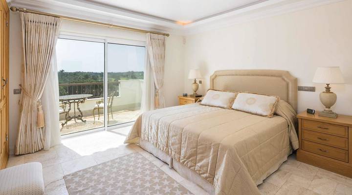 Villa Pinheiros Altos II Thumbnail