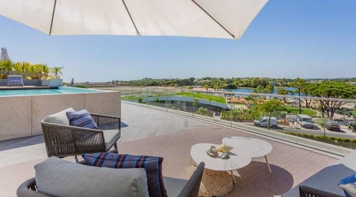Reserva Lake Penthouse Thumbnail