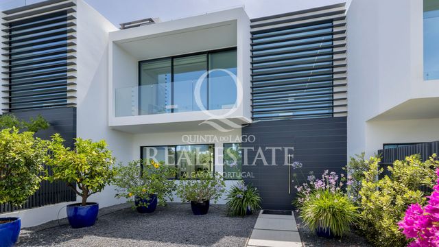 Villa Chic