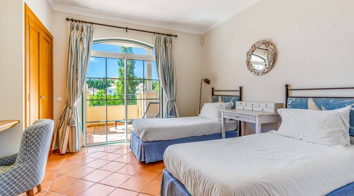 Vale dos Pinheiros IV Thumbnail