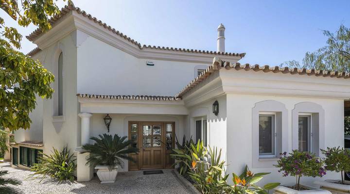 Villa Pinheiros Altos II Thumbnail
